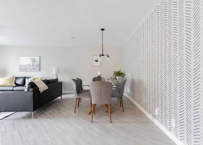 Modern Chic In Midtown W Pool & Hot Tub Phoenix