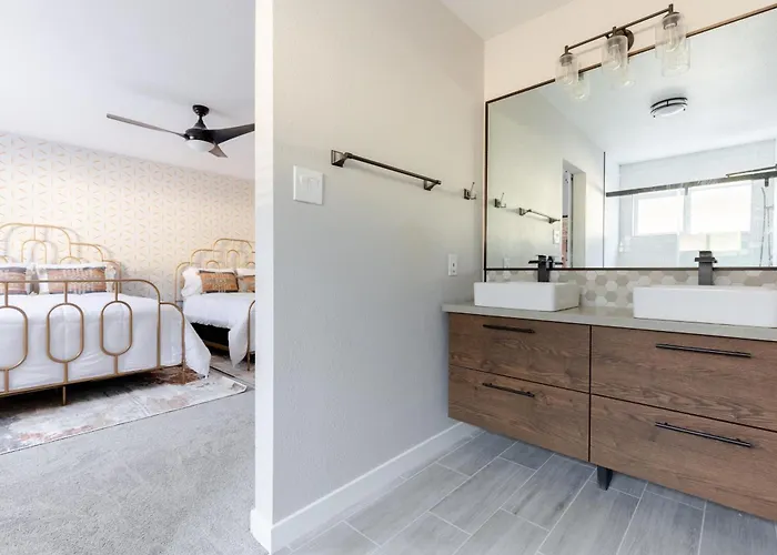 Modern Chic In Midtown W Pool & Hot Tub Phoenix