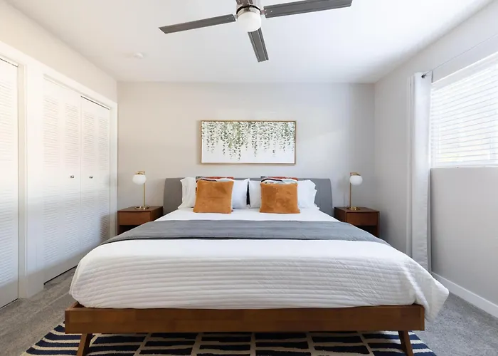 Modern Chic In Midtown W Pool & Hot Tub Phoenix